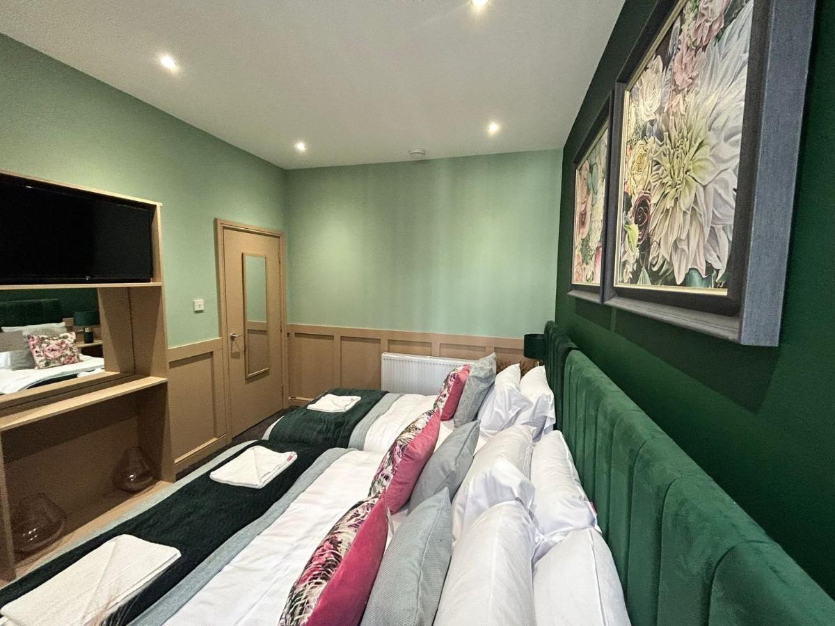 Strawberry Fields Suite By Sasco Apartments Blackpool Bagian luar foto