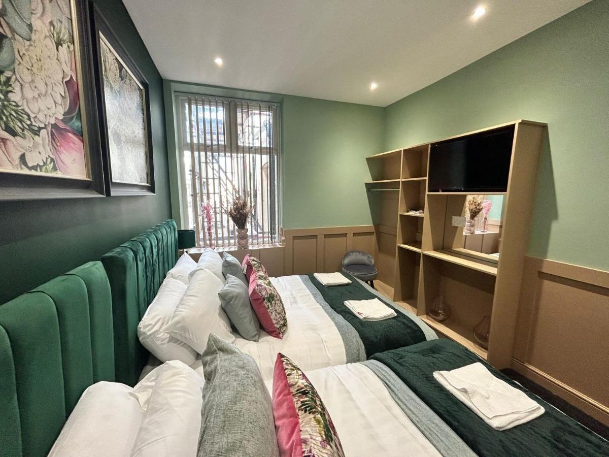 Strawberry Fields Suite By Sasco Apartments Blackpool Bagian luar foto