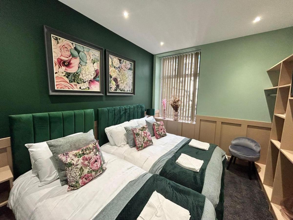 Strawberry Fields Suite By Sasco Apartments Blackpool Bagian luar foto