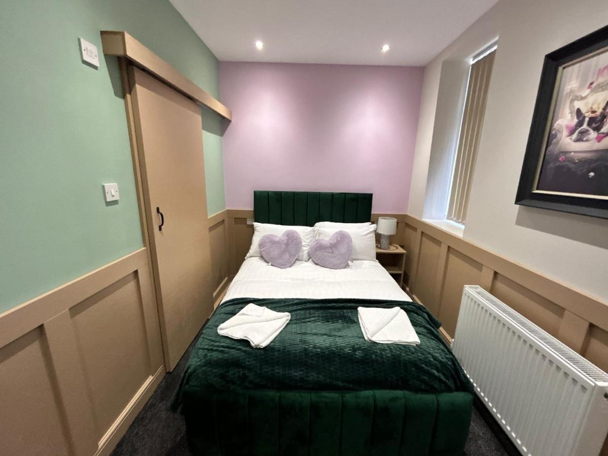 Strawberry Fields Suite By Sasco Apartments Blackpool Bagian luar foto